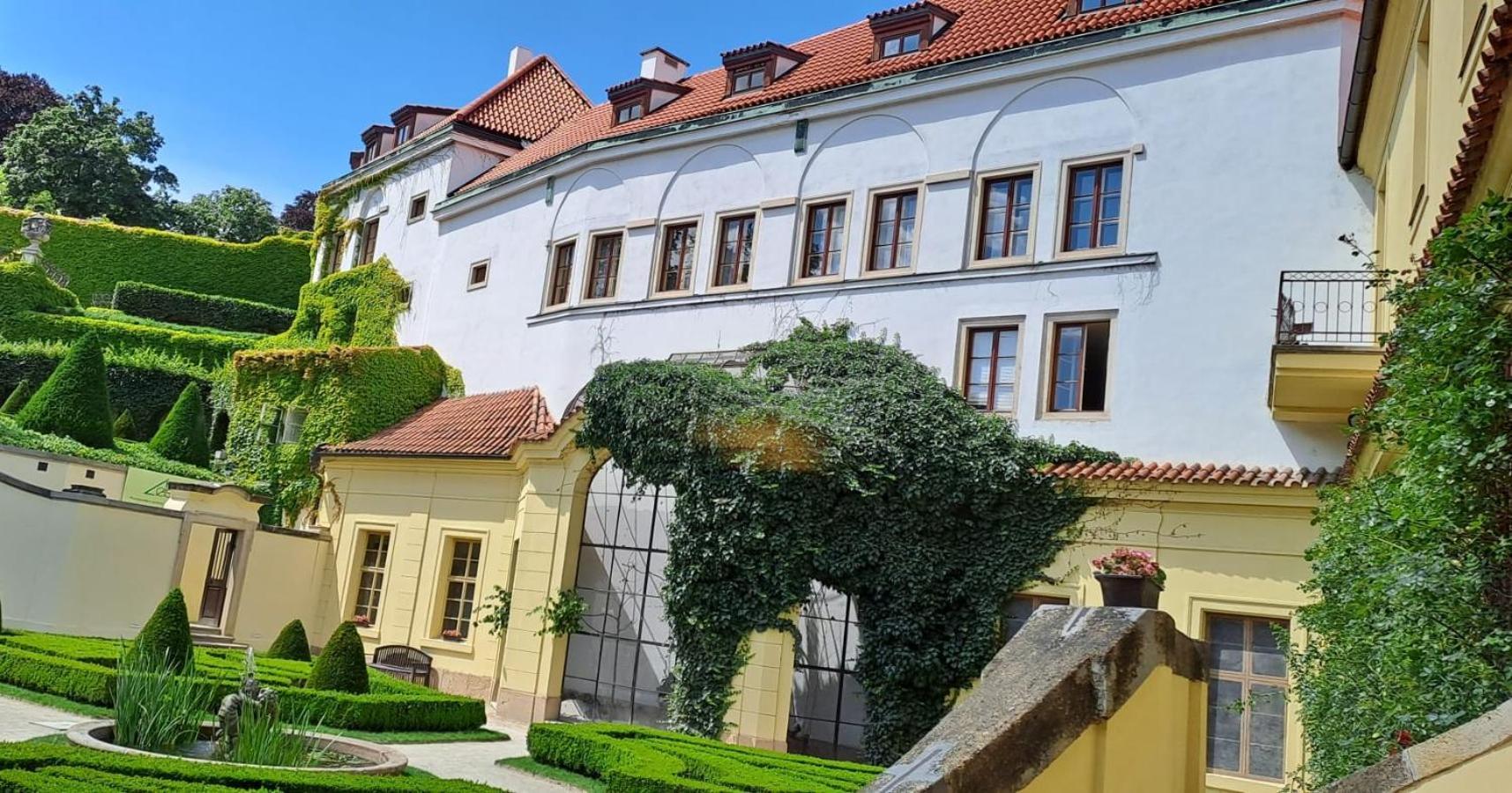 Historical place under Castle Praga Exterior foto